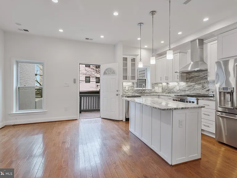 1339 Corcoran St NW — Photo 12