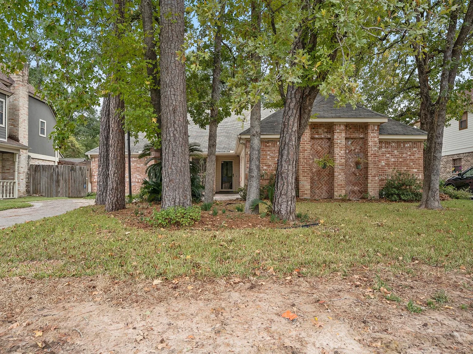 3 bed, 2.0 bath, 2015 sqft, $2,000 — Photo 3