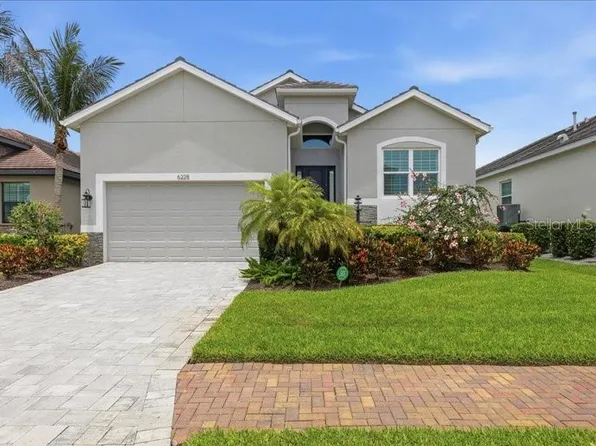 6228 Champions Row St, Bradenton, FL 34210