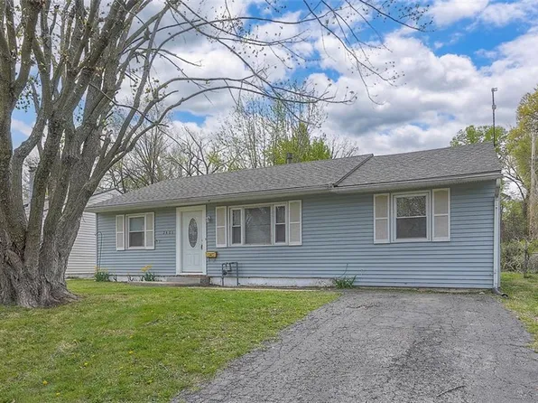 2401 NE Pursell Rd, Kansas City, MO 64118