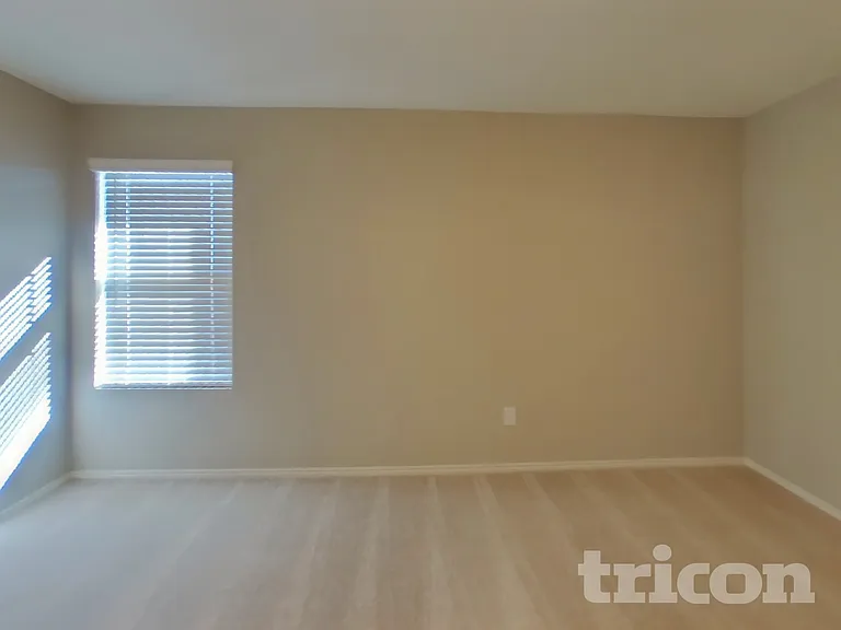 1717 Claireborne Ct — Photo 9