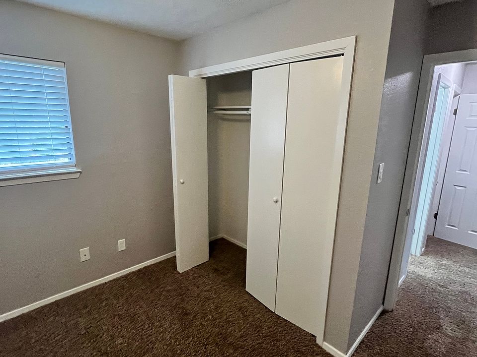 2nd Bedroom Closet