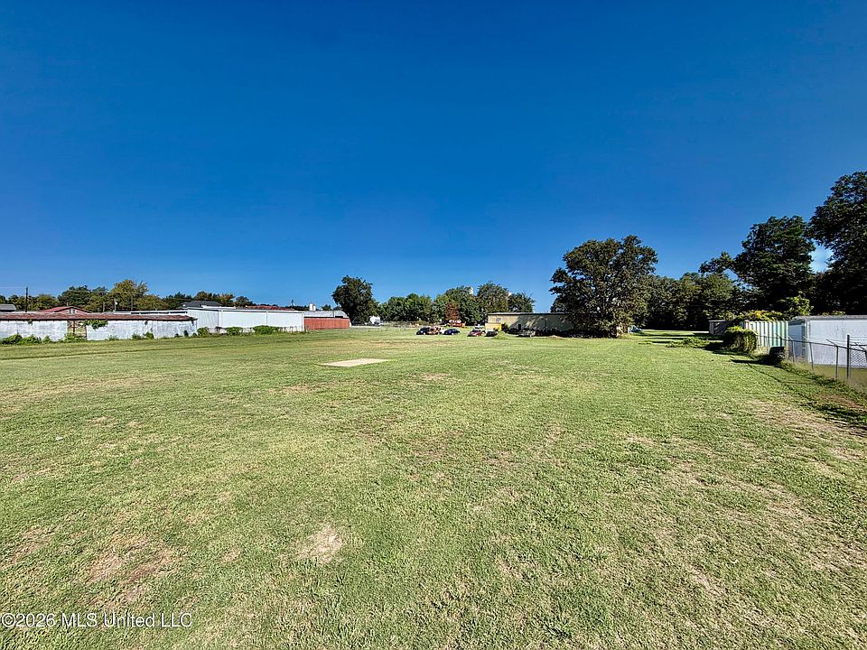 1st image of 301 1st St