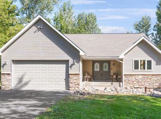 662 Hillary Farm Rd, Hudson, WI 54016