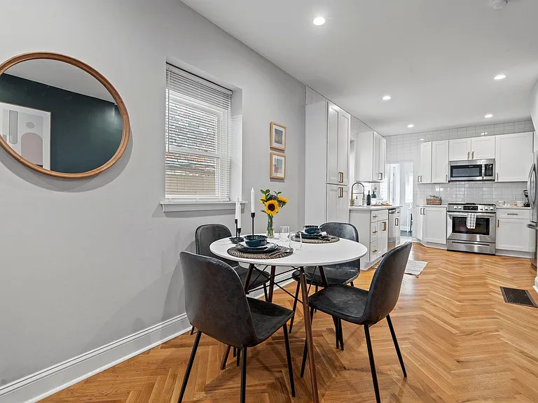 833 Corinthian Ave — Photo 8