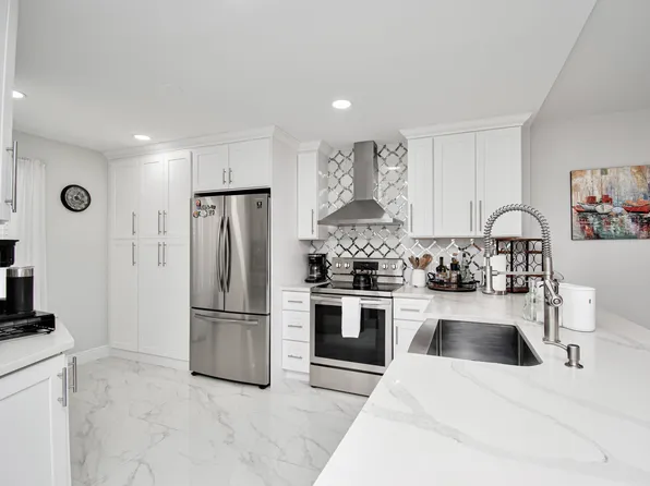 1629 Riverview Road #420, Deerfield Beach, FL 33441