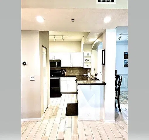 2 bed, 1211 sqft, $2,800 — Photo 3
