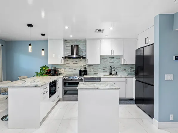 100 Bravado Lane #2, Palm Beach Shores, FL 33404