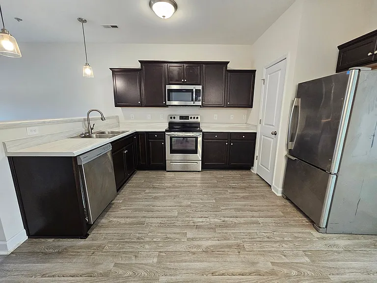 119 Jaydn Dr E — Photo 4