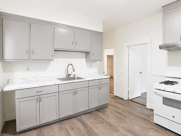 172 Hichborn St #1 — Photo 5