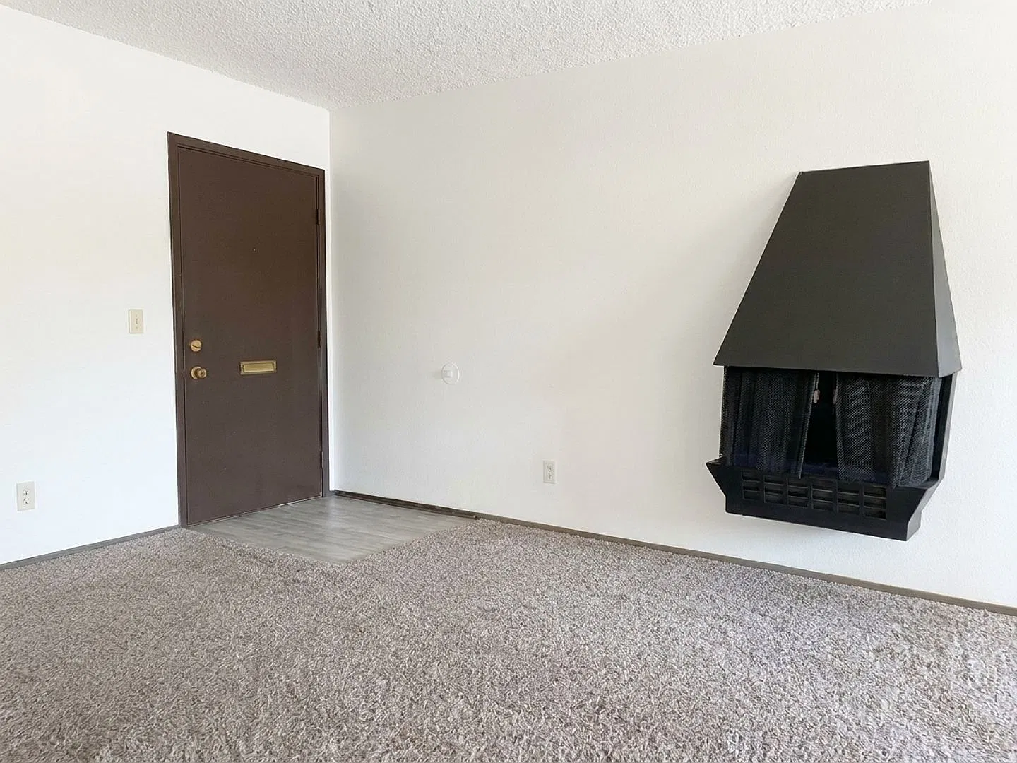 Caralee — Photo 3