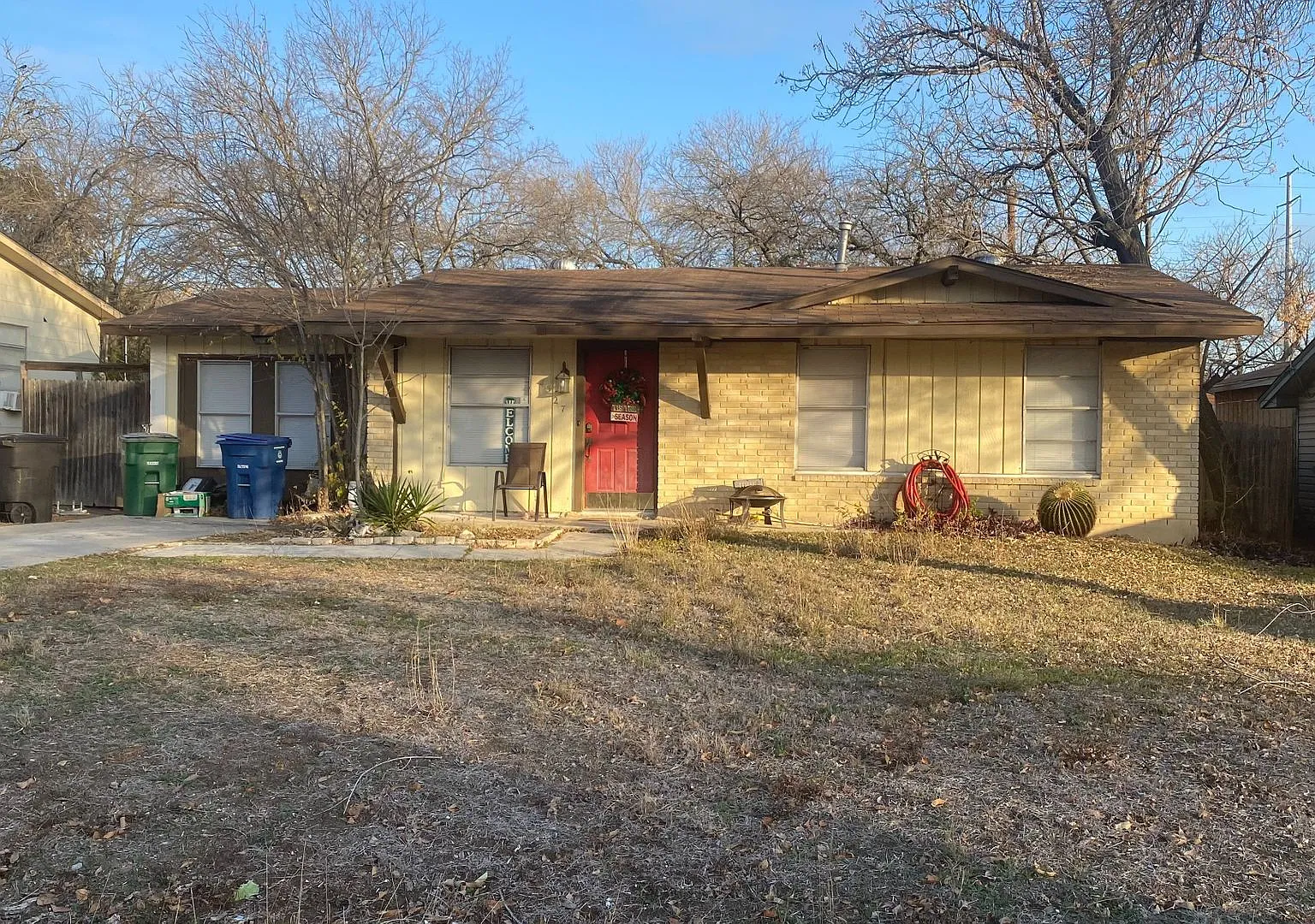 Large home — Photo 1