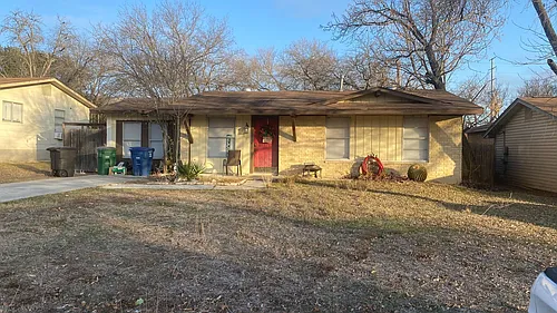 4527 Clear Spring Dr Photo 1