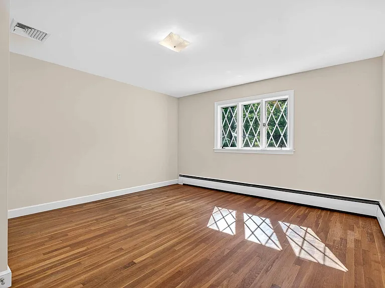 30 Fairbanks Rd — Photo 15