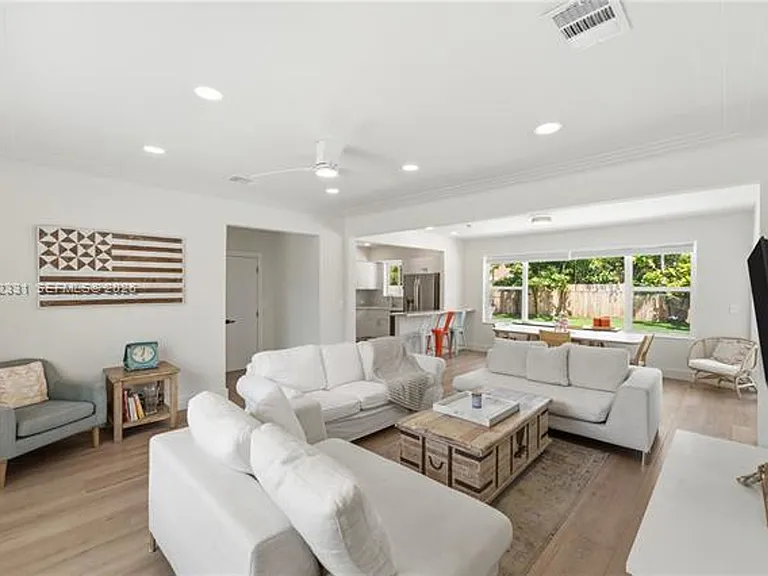 10801 Peachtree Dr #10801 — Photo 5