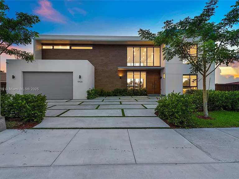 5420 SW 72nd Ave — Photo 51