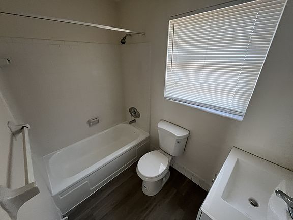 5th image of 1150 W Blue Heron Blvd #11379271