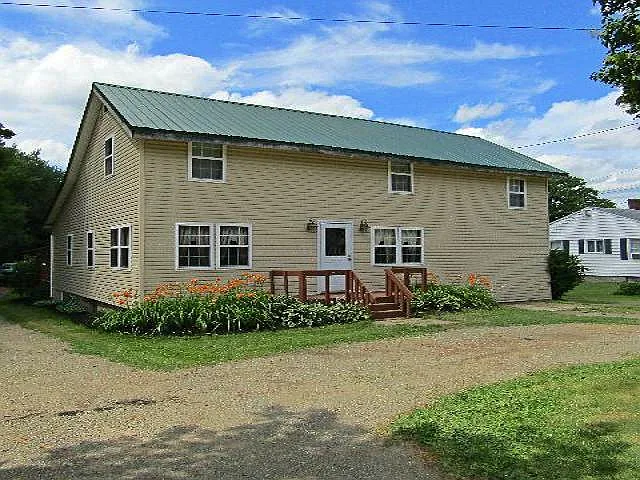 121 Ivory St photo 1