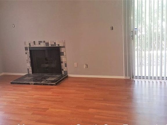 4th image of 12351 Osborne St Unit 13