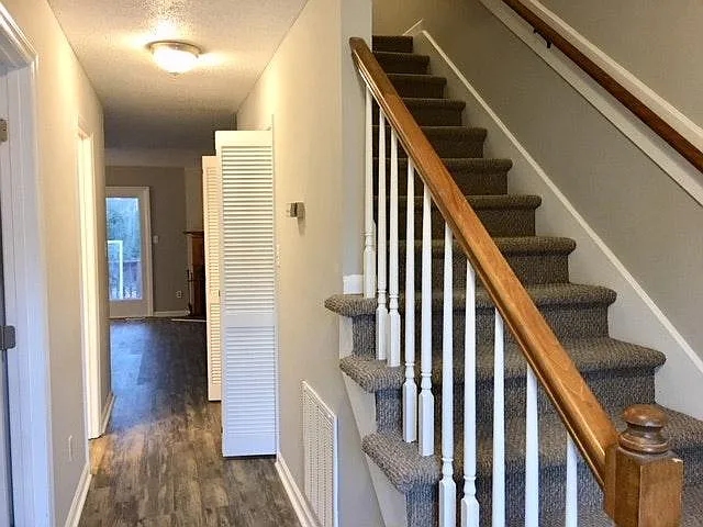 2 bed, 1233 sqft, $1,450 — Photo 2