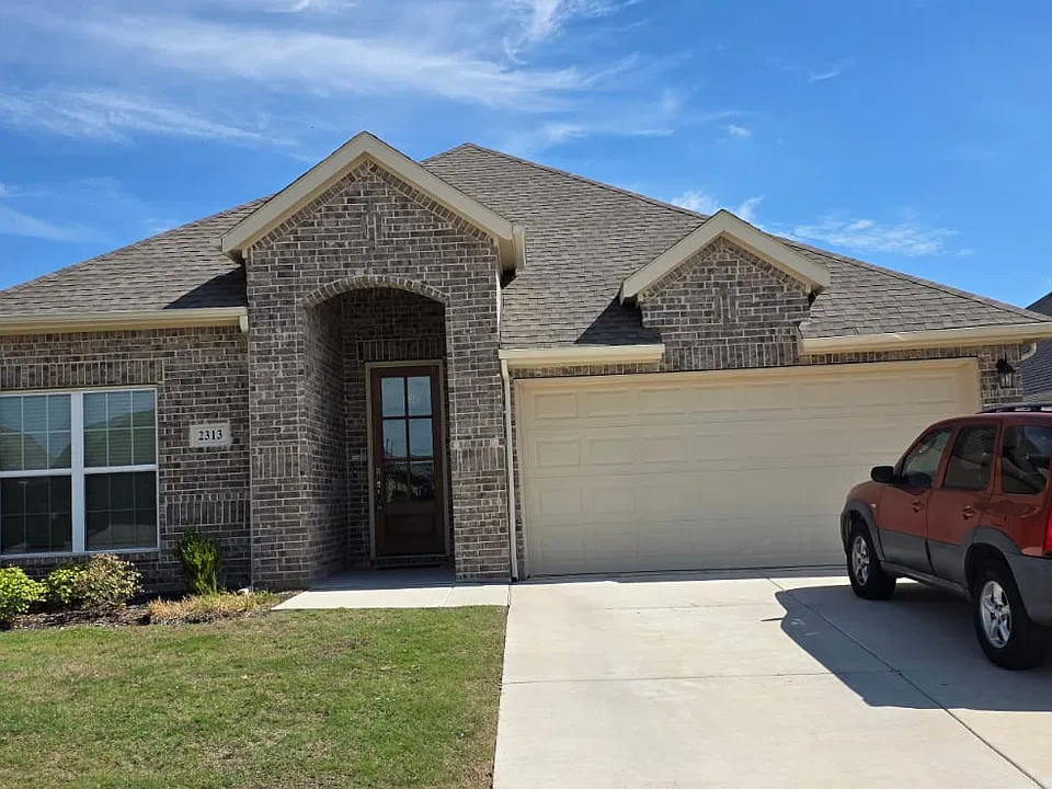 UNION MAIN HOMES CUSTOM BUILD Main entrance with beautiful rear views with no rear neighbors