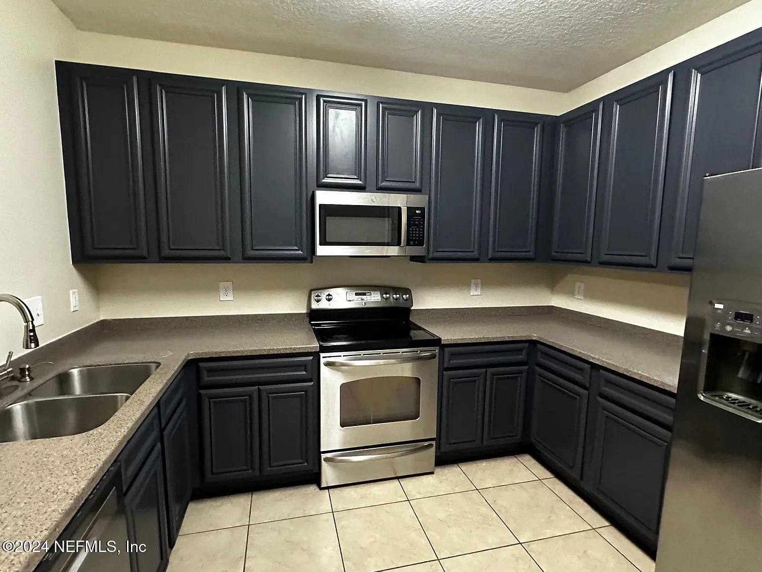 3 bed, 2.0 bath, 1145 sqft, $1,600 — Photo 4