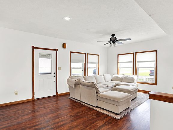 4th image of 3625 Tudor Rd