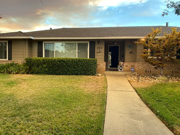 1159 Runnymede Dr — Photo 32