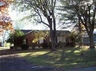 1016 Minnicks Dr, Greenbrier, TN 37073