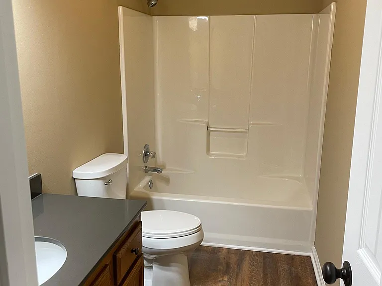 928 Nottingham Dr — Photo 7