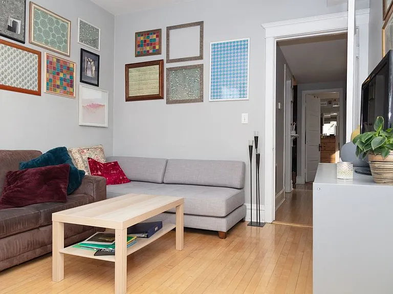 2071 N Hoyne Ave #2 — Photo 6
