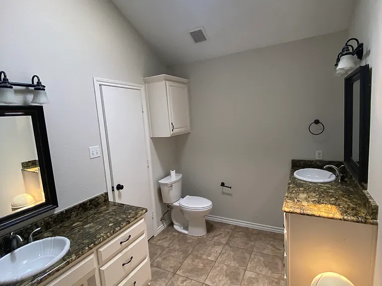 1902 Camellia St — Photo 12