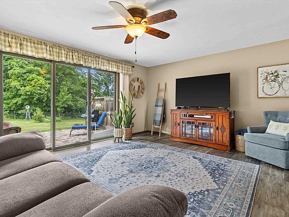 3rd image of 4591 Kennedy Road