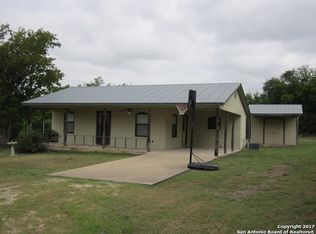 812 N Creek Rd, Comfort, TX 78013