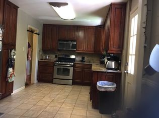 5724 Robinwood Ln, Falls Church, VA 22041