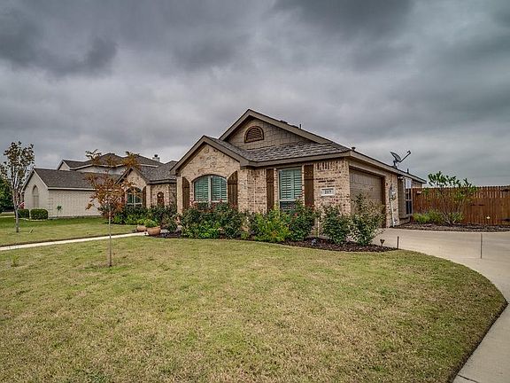 3rd image of 217 Nocona Dr