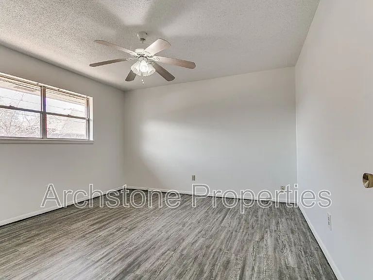 4508 NW 26th St — Photo 43