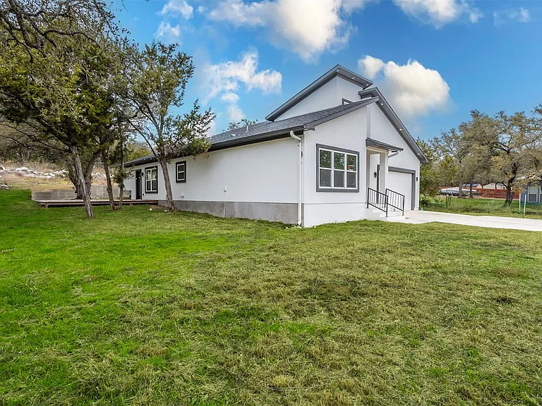 2718 Leslie Ln — Photo 24
