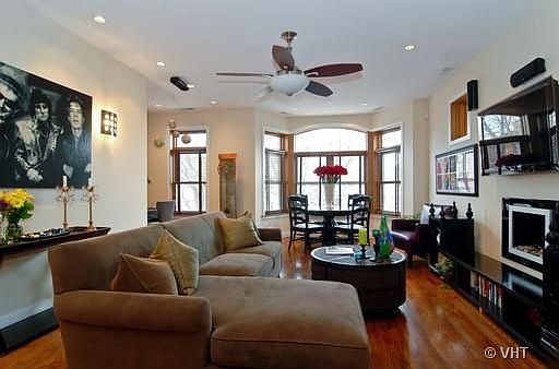 2nd image of 1346 N Hoyne Ave #201