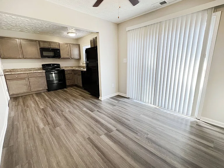 Revere Village Apartments — Photo 61
