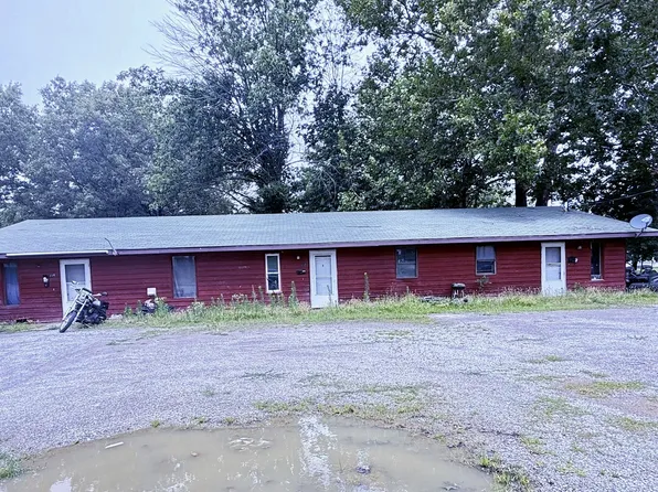 110 W Clark St, Harrisburg, IL 62946