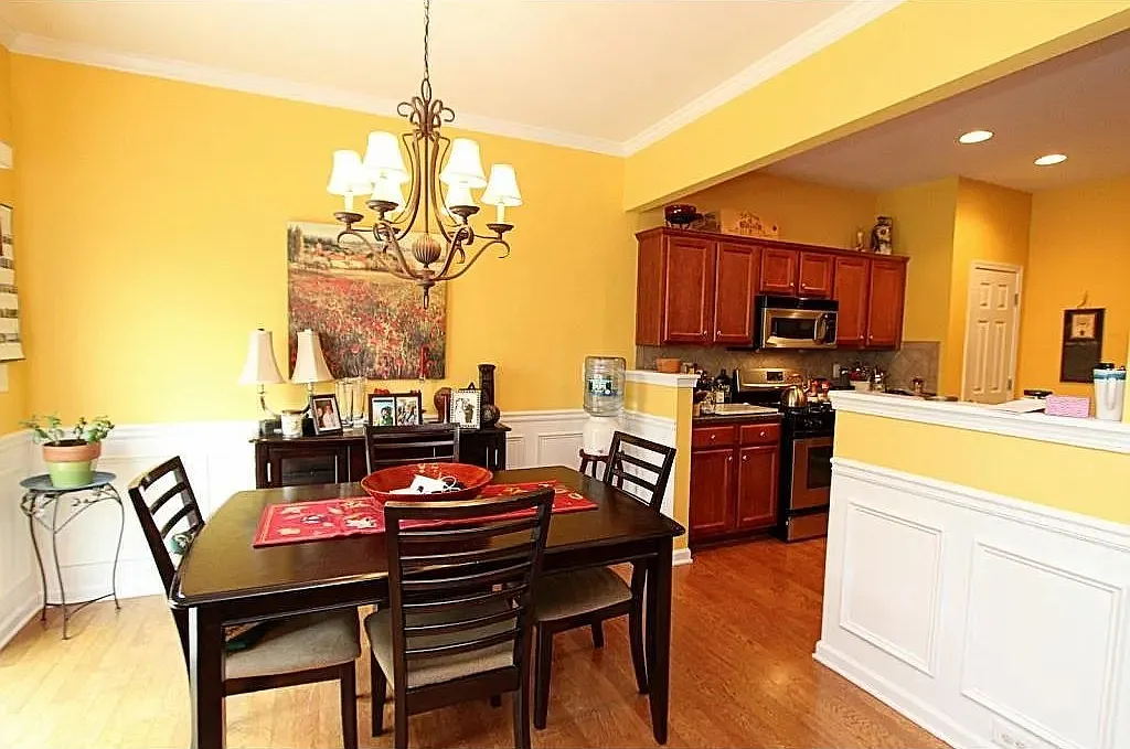3 bed, 2.5 bath, 1932 sqft, $2,450 — Photo 4