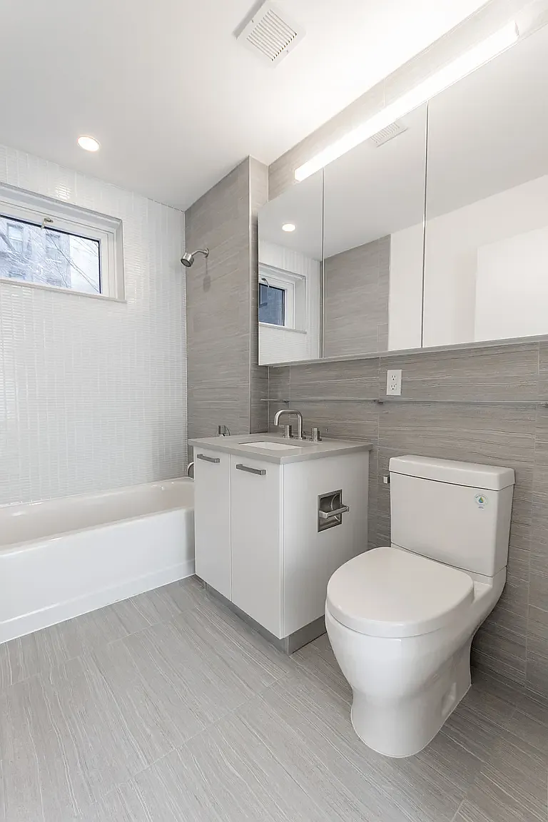 501 East 74th Street — Photo 4