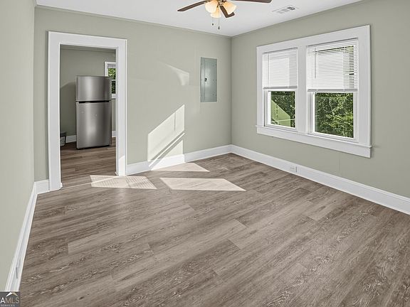 3rd image of 43 E Rountree Rd