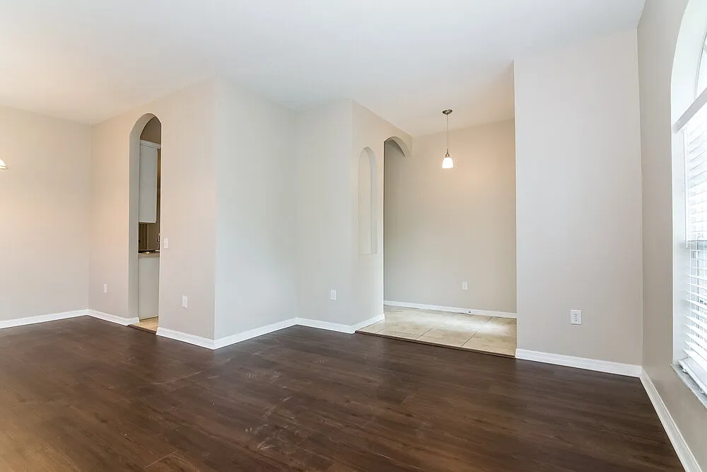 4 bed, 2.0 bath, 1868 sqft, $2,580 — Photo 3