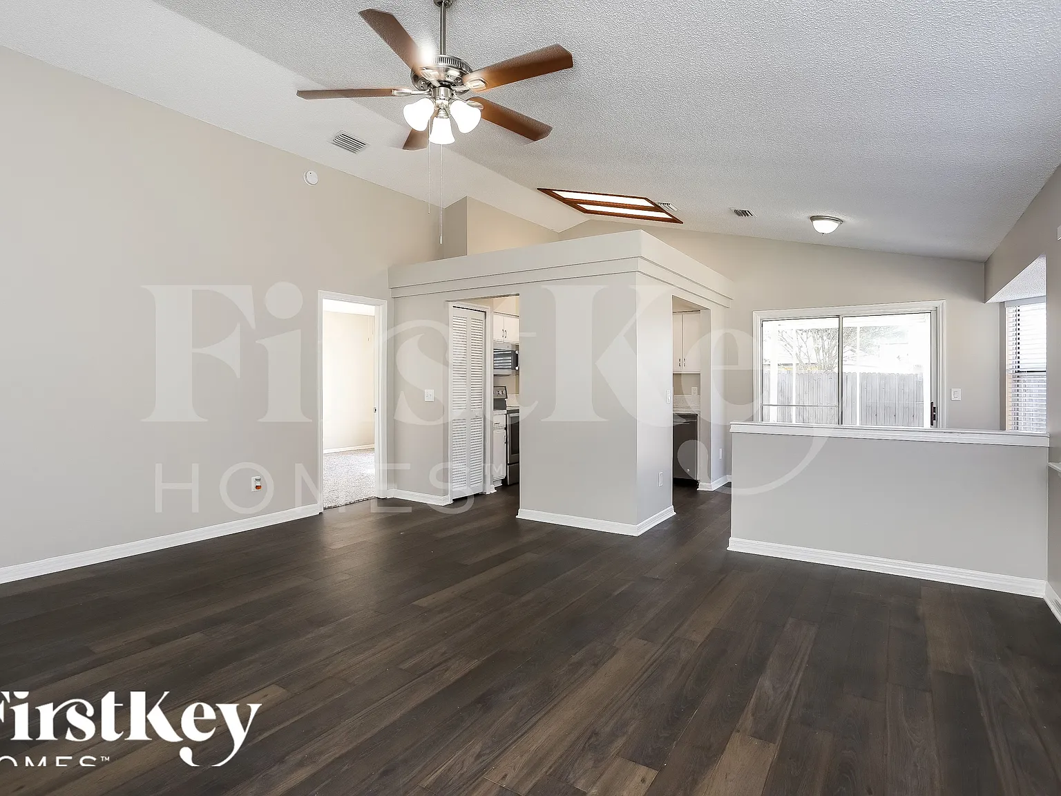 3 bed, 2.0 bath, 1200 sqft, $1,935 — Photo 4