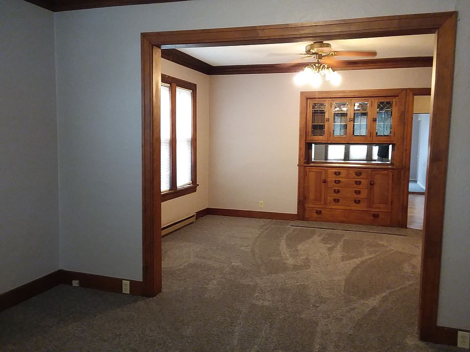 1st image of 307 6th Ave W APT 1