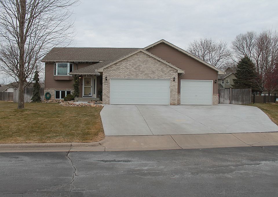 1st image of 2565 S Park Pl