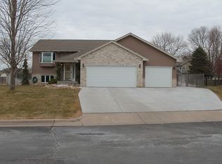 2565 S Park Pl, Hastings, MN 55033
