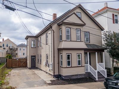 23 Lexington St, Fall River, MA, 02723